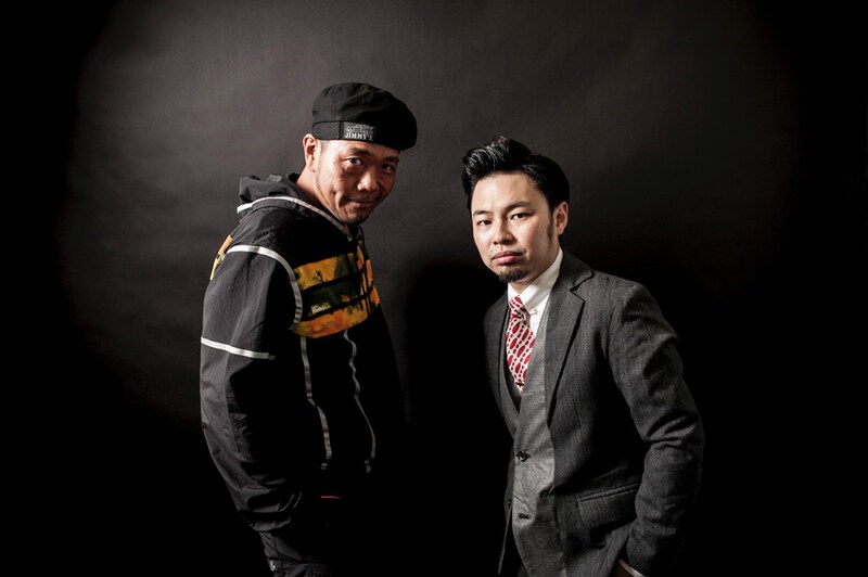 左からMURO、浜野謙太。