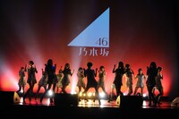 乃木坂46のライブの様子。