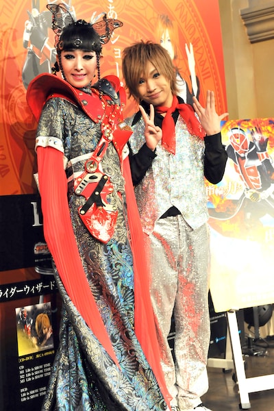 イベント終了後のプリンセス天功（左）と鬼龍院翔（右）。