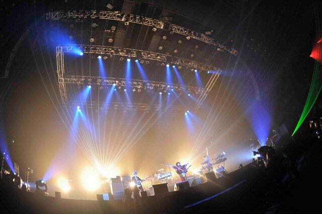 2011年12月23日の「SUPER DISCO Hits FINAL!!! ～そして伝説へ～」の模様。