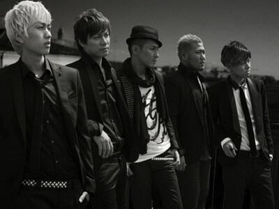 LUVandSOUL（写真中央がKENTA）