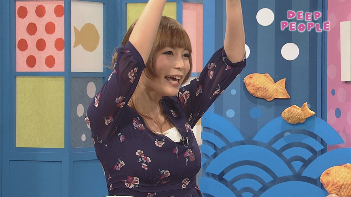 松田聖子の振り付けの魅力を熱弁するしょこたん。