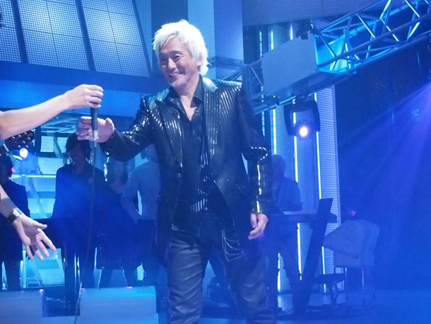 スタジオライブ収録中の玉置浩二。