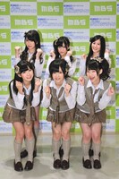 会見に出席したNMB48メンバー。