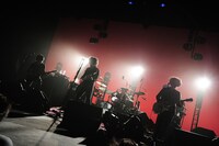 昨日10月25日に渋谷公会堂で行われたZIGZOのワンマンライブ「THE BATTLE OF LOVE」の様子。