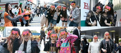 AKB48「UZAメガネ」配布の様子。