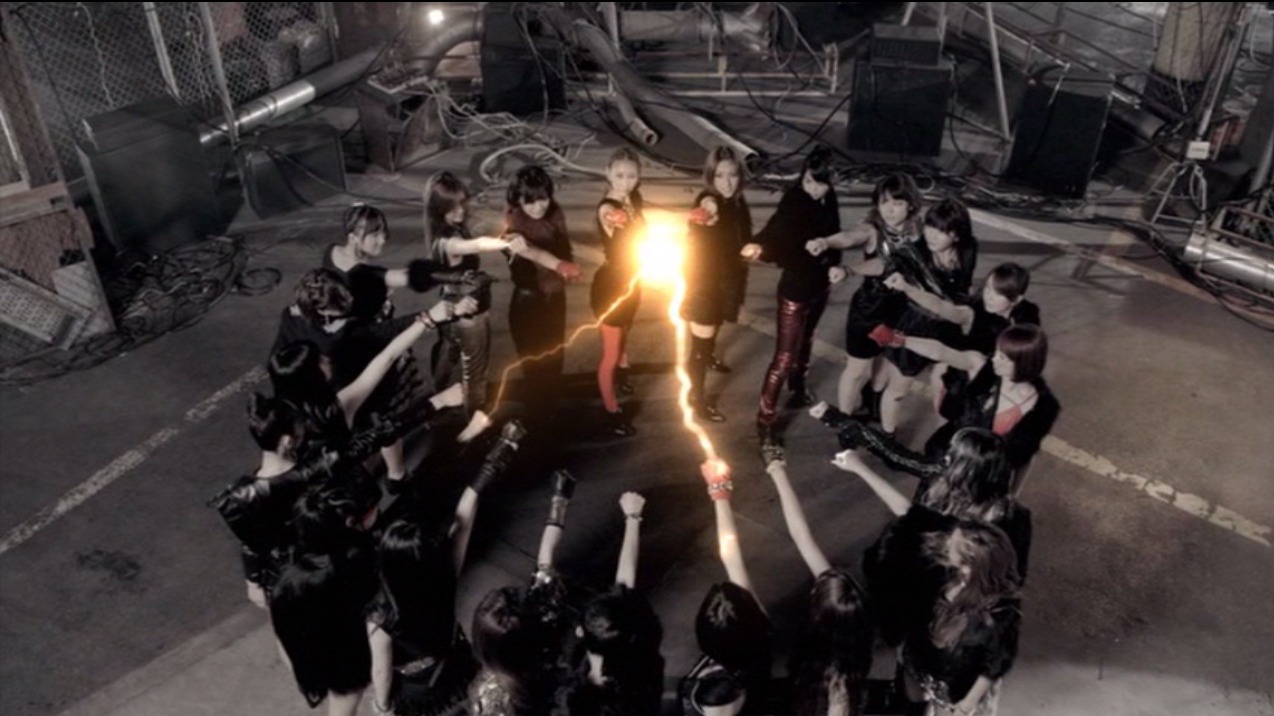 新チームK「スクラップ＆ビルド」ビデオクリップのワンシーン。