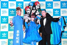 「adidas Originals meets TAKENOKO!!! "HALLOWEEN PARTY"」発表イベントより、綾小路翔、きゃりーぱみゅぱみゅ、ILMARI（写真左から）。