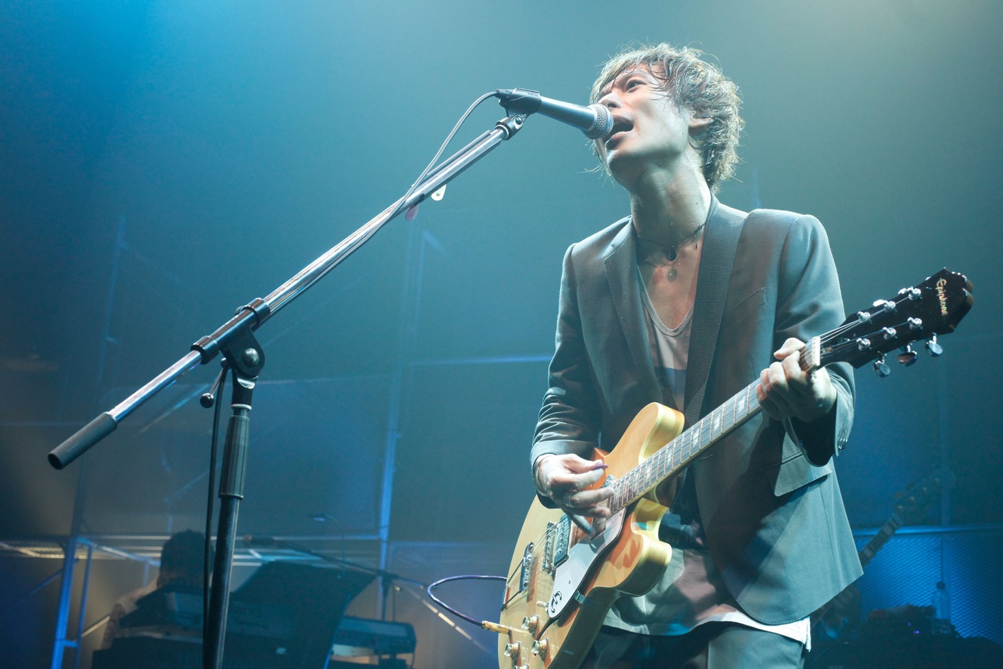 10月27日に行われた中田裕二の全国ツアー「TOUR '12 "IMPERIAL SUITE"」東京公演の様子。（撮影：河本悠貴）
