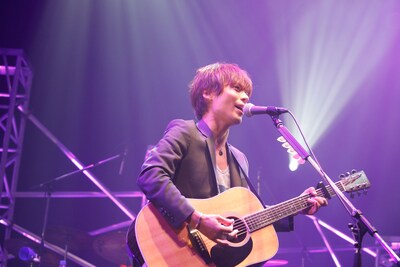 10月27日に行われた中田裕二の全国ツアー「TOUR '12 "IMPERIAL SUITE"」東京公演の様子。（撮影：河本悠貴）