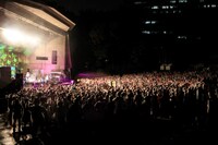 10月28日の日比谷野外大音楽堂公演の模様（撮影：西槙太一）。