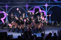さくら学院のパフォーマンス。