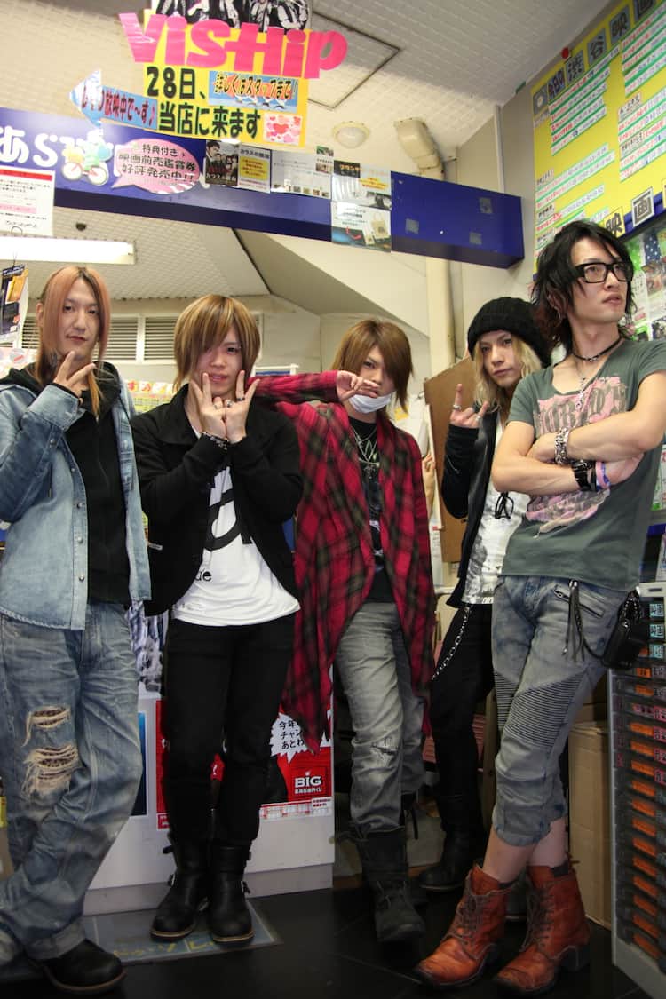 vistlip、両A面シングルに続きライブDVD＆ミニアルバム - 音楽ナタリー