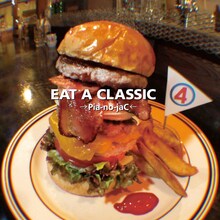 →Pia-no-jaC←「EAT A CLASSIC 4」ジャケット。シリーズ第4弾にちなんでハンバーガーのパテも4段重ねに。