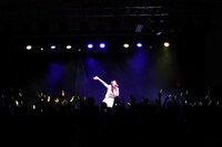 「Japan Expo Centre」でのショーケースライブのワンシーン。