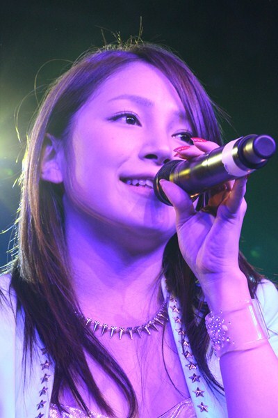 「Japan Expo Centre」でのショーケースライブのワンシーン。