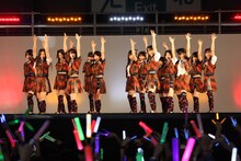 「キスだって左利き」をパフォーマンスするSKE48。 (C)AKS