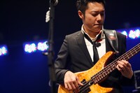 「第一回 亀田杯ベース選手権大会」でグランプリを受賞したベーシストの目黒郁也。（撮影：福本和洋）