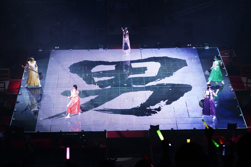 オープニングで披露された演舞の様子。（photo by hajime kamiiisaka）
