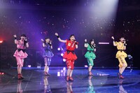 ももいろクローバーZ（photo by hajime kamiiisaka）