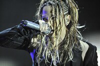 3月25日（現地時間）のMadison Square Garden公演でのhyde（Vo）。