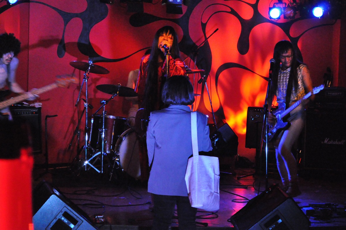 「BUG ME TENDER vol.4 侵蝕の赤い十六人斬り」の模様。