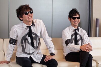 写真左から桃野陽介（Vo, G）、ヒダカトオル（Vo, G, Key）。