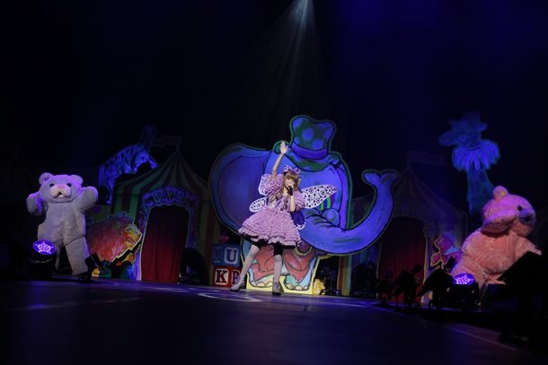 「ドキドキワクワクぱみゅぱみゅレボリューションランド2012 in キラキラ武道館」の模様。