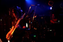 人時（11月2日の高田馬場CLUB PHASE公演より）