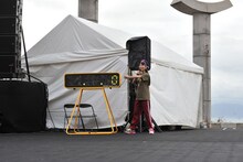 「黄金の右腕」から「あえての左腕」にチェンジしてスタートボタンを押す高城れに。