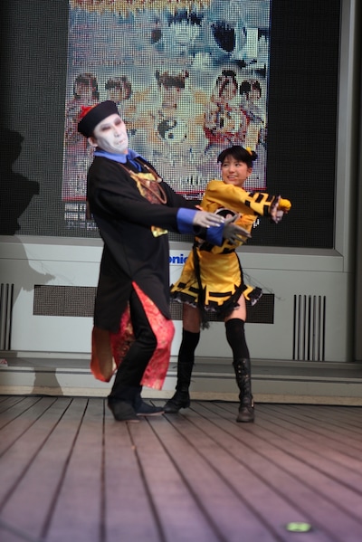 キョンシーと戦う川島海荷