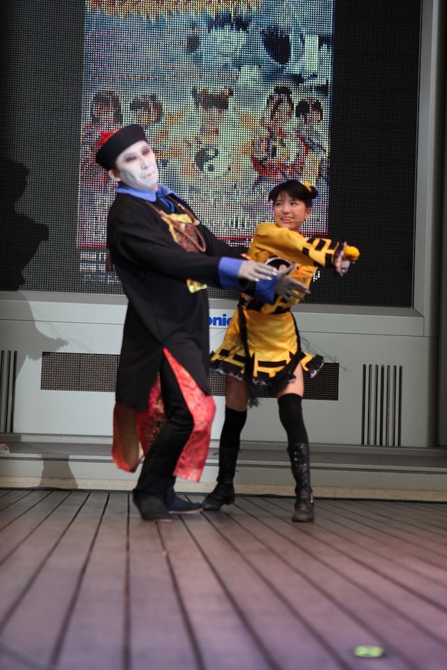 キョンシーと戦う川島海荷