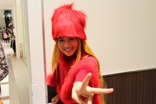 名古屋レッドカラーにアレンジしたメーテル風衣装でご機嫌のホノテル。