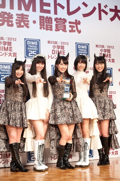 「注目する話題の人物は？」の質問に「オバマさん」と答えた玉井詩織（写真右から2番目）。「もし会ったら？」と訊かれると「フォワードって言ってほしいです」とコメントした。