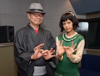 「神様はじめました」監督の大地丙太郎（左）とハナエ（右）。