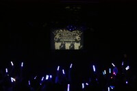 「ハピこしライブ！～小松未可子生誕イベント2012～」のライブの模様。