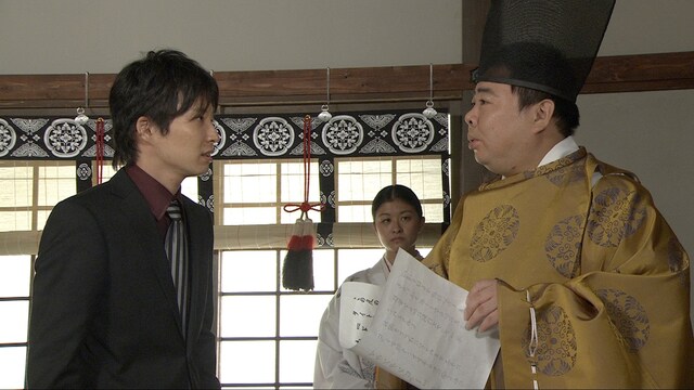 「LIFE！～人生に捧げるコント～」のコント「ヒット祈願」のワンシーン。 (c)NHK