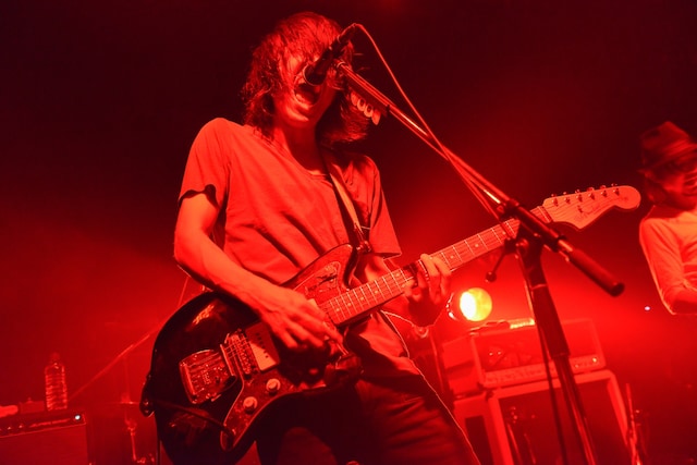 辻村有記（Vo, G）（撮影：古渓一道）