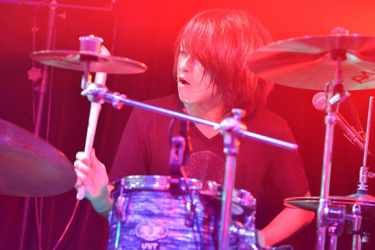 長谷川真也（Dr）（撮影：古渓一道）