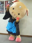 大阪・真宗大谷派難波別院（南御堂）の「ブットンくん」。