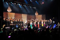 全員集合してのフィナーレ「走れ！」の様子。