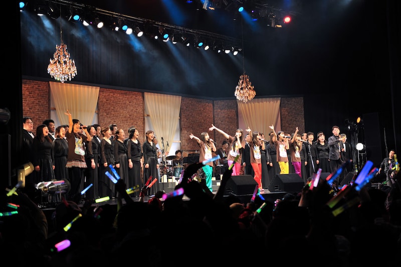 全員集合してのフィナーレ「走れ！」の様子。