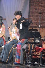 リーゼントヘアで男装した高城れに。