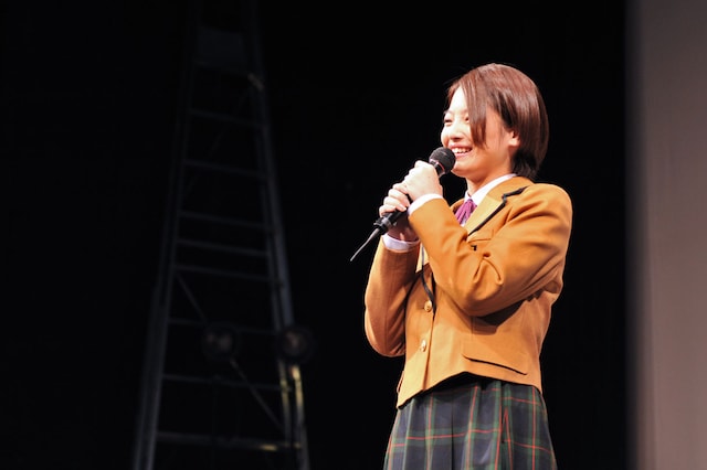 ファンに最後の挨拶をする岩瀬佑美子。