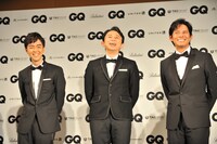 写真左から前山田健一、有吉弘行、織田裕二