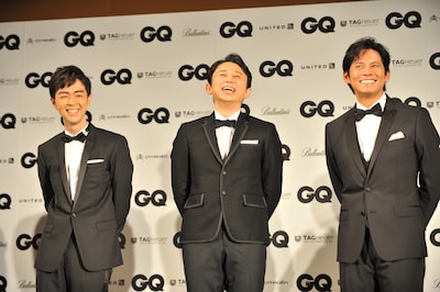 写真左から前山田健一、有吉弘行、織田裕二