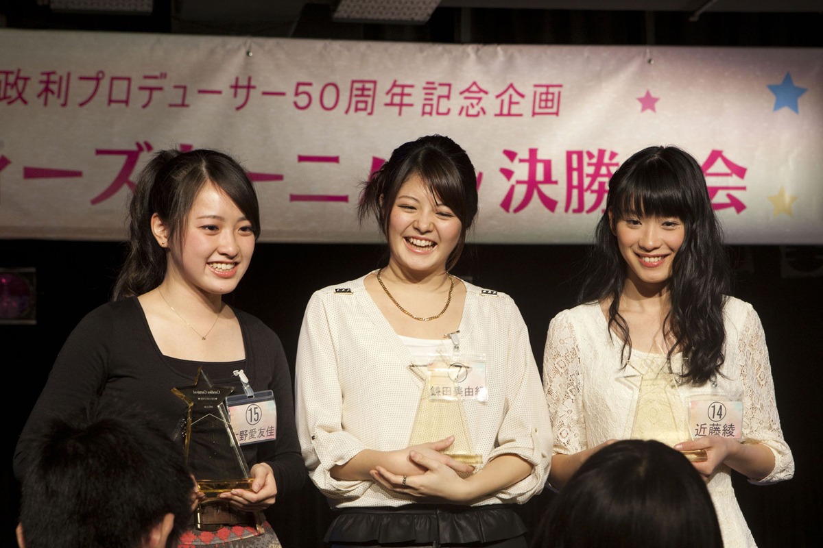 左から大野愛友佳、鎌田三由紀、近藤綾。
