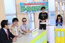 ヒャダインこと前山田健一（写真右から2番目）は司会進行を担当。(C)テレビ朝日