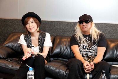 写真左からYU-KI、DJ KOO。