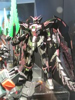 高柳明音（SKE48）の「クロス～命を背負う者～」は、自身のユニット曲「クロス」をテーマにした作品になっている。